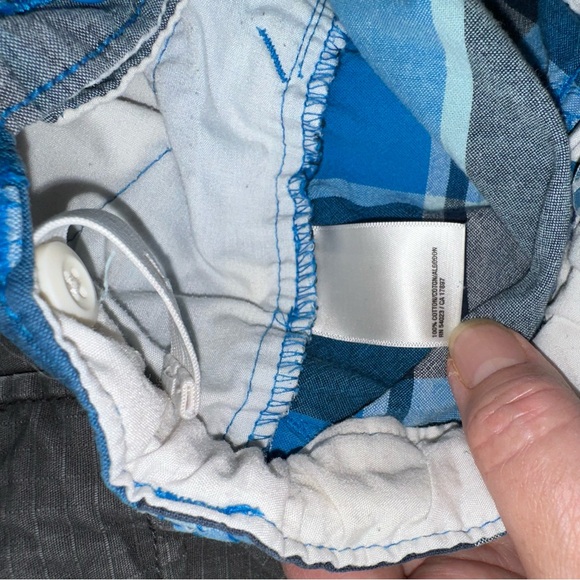 Old navy gray khaki & blue plaid Bundle of shorts sz 6 Button, adjustabl… - Picture 9 of 11